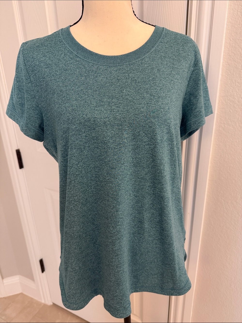 Athleta Heathered Teal Short Sleeve Crew Tee